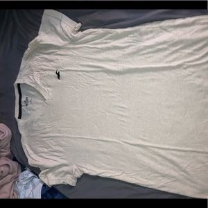 Small Men’s Hollister V-Neck
